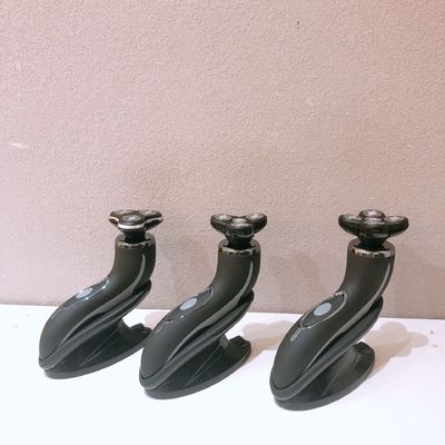 चेहरे के उपयोग के लिए स्टेनलेस स्टील ब्लेड और प्लास्टिक हैंडल वाला पोर्टेबल पुरुषों का इलेक्ट्रिक शेवर