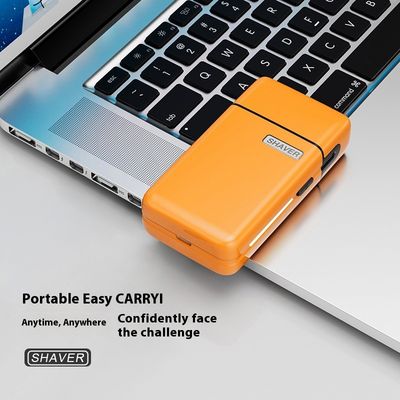 पुरुषों के लिए 1.5 घंटे चार्जिंग समय के साथ मिनी पोर्टेबल इलेक्ट्रिक शेवर मुफ्त स्पेयर पार्ट्स और प्लास्टिक आवास