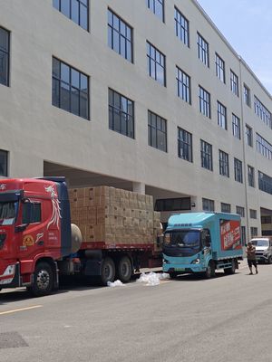 बहुक्रिया इलेक्ट्रिक हेयर ड्रायर घर सैलून या यात्रा में आसान स्टाइलिंग के लिए अंडाकार बैरल के साथ ब्रश